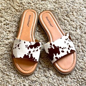 Cow print sandals 🐄🤠